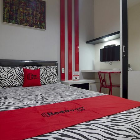 Hotel Reddoorz Near Lawang Sewu Semarang Esterno foto