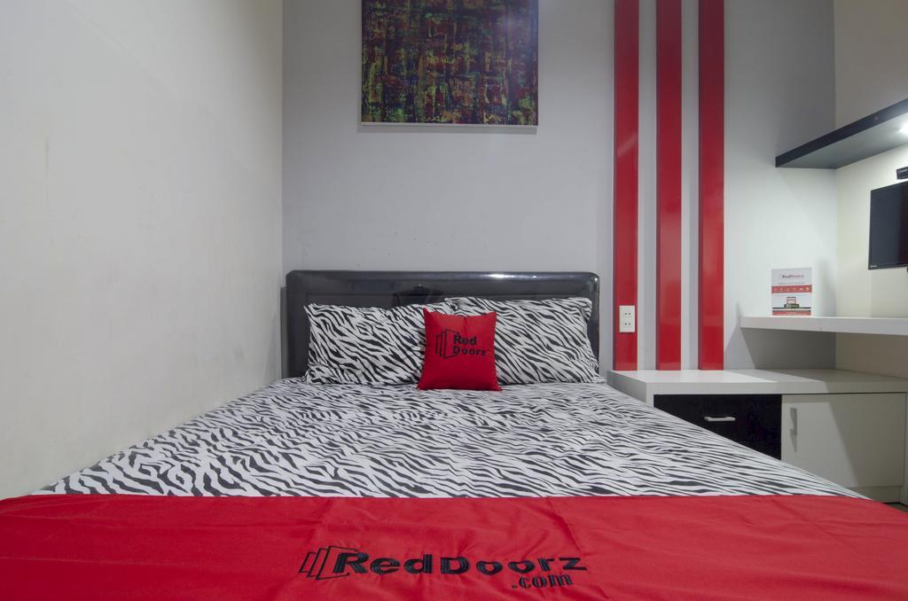 Hotel Reddoorz Near Lawang Sewu Semarang Esterno foto
